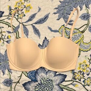 SKIMS Cream Strapless Bra